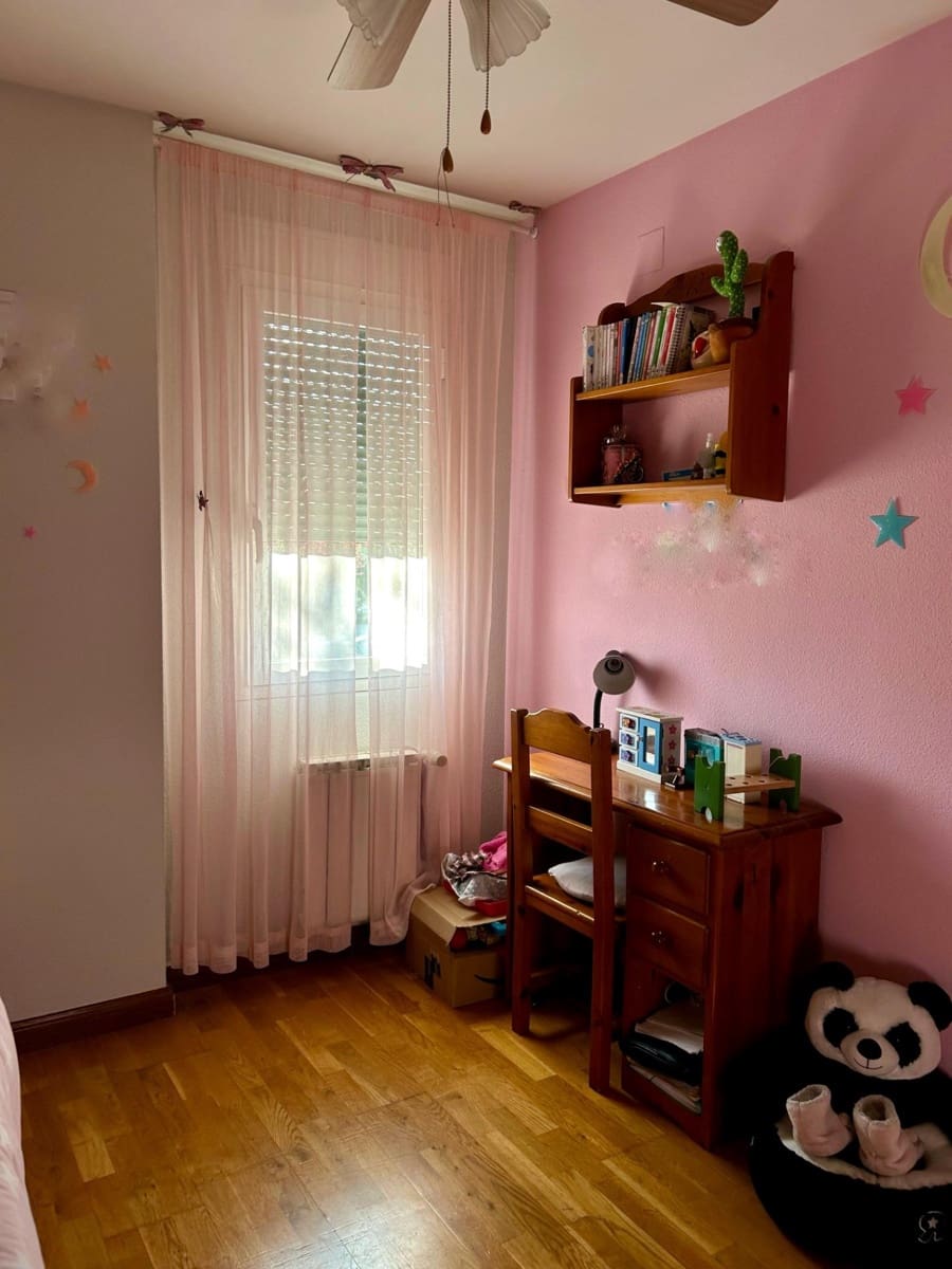 6 soveværelse Villa til salg i Cabanillas del Campo med swimmingpool - € 480.000 (Ref: 9119435)