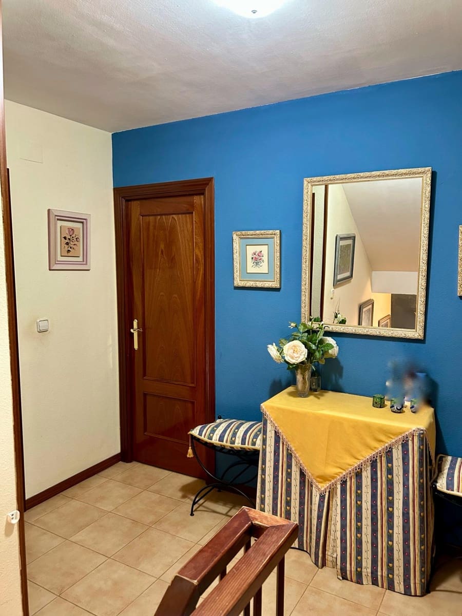 6 soveværelse Villa til salg i Cabanillas del Campo med swimmingpool - € 480.000 (Ref: 9119435)