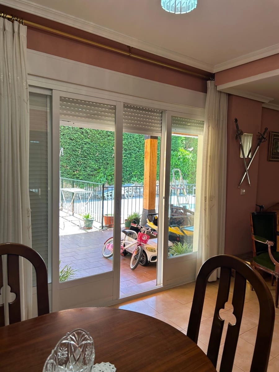 6 soveværelse Villa til salg i Cabanillas del Campo med swimmingpool - € 480.000 (Ref: 9119435)