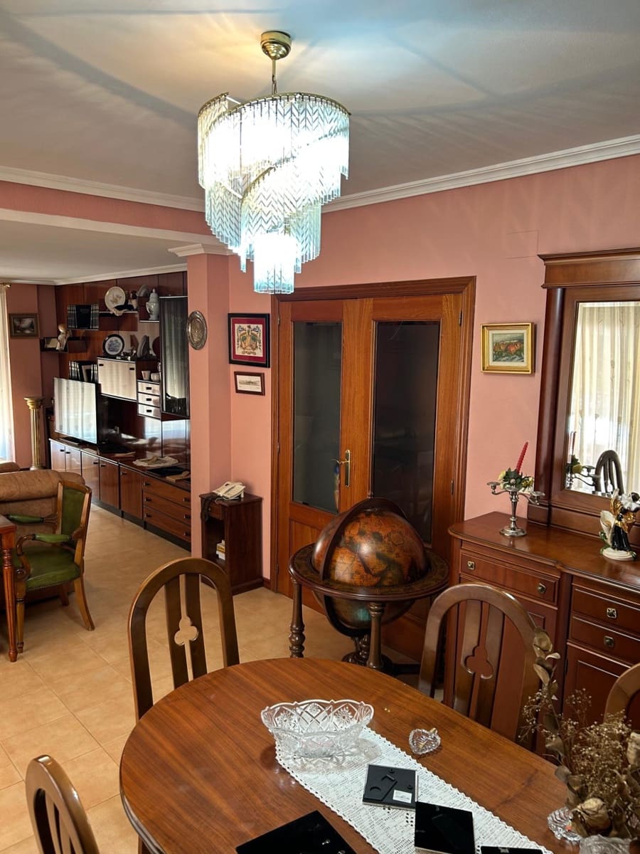 6 soveværelse Villa til salg i Cabanillas del Campo med swimmingpool - € 480.000 (Ref: 9119435)