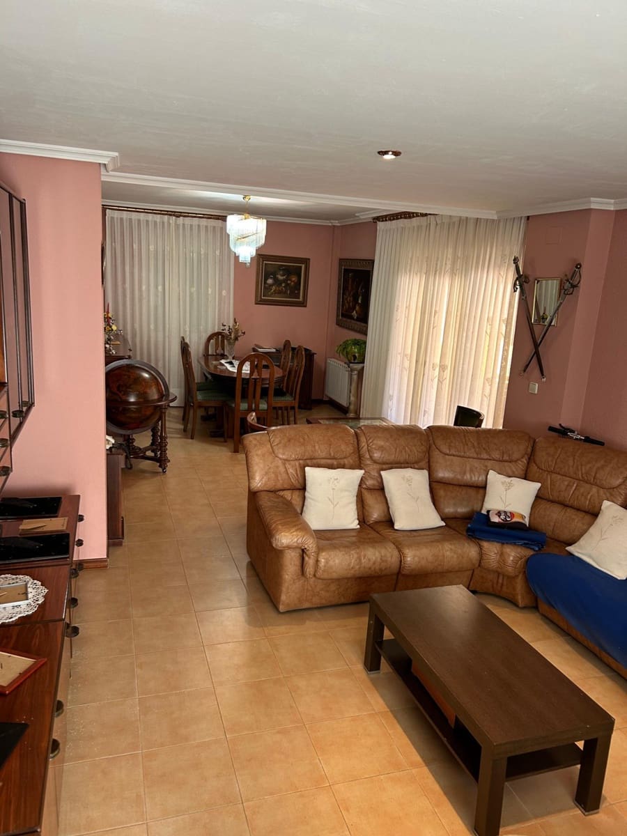 6 soveværelse Villa til salg i Cabanillas del Campo med swimmingpool - € 480.000 (Ref: 9119435)