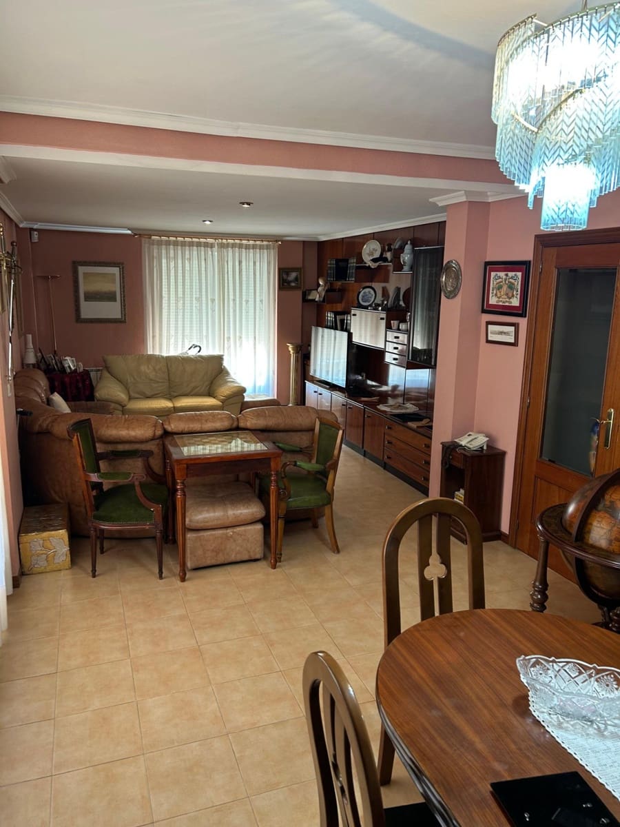 6 soveværelse Villa til salg i Cabanillas del Campo med swimmingpool - € 480.000 (Ref: 9119435)