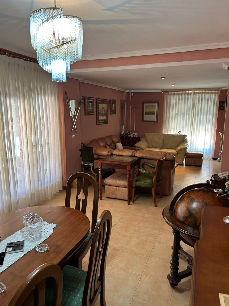 6 soveværelse Villa til salg i Cabanillas del Campo med swimmingpool - € 480.000 (Ref: 9119435)