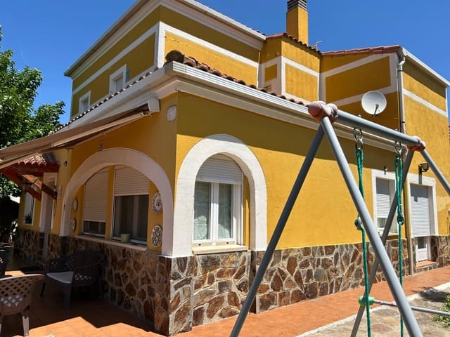 6 slaapkamer Villa te koop in Cabanillas del Campo met zwembad - € 480.000 (Ref: 9119435)