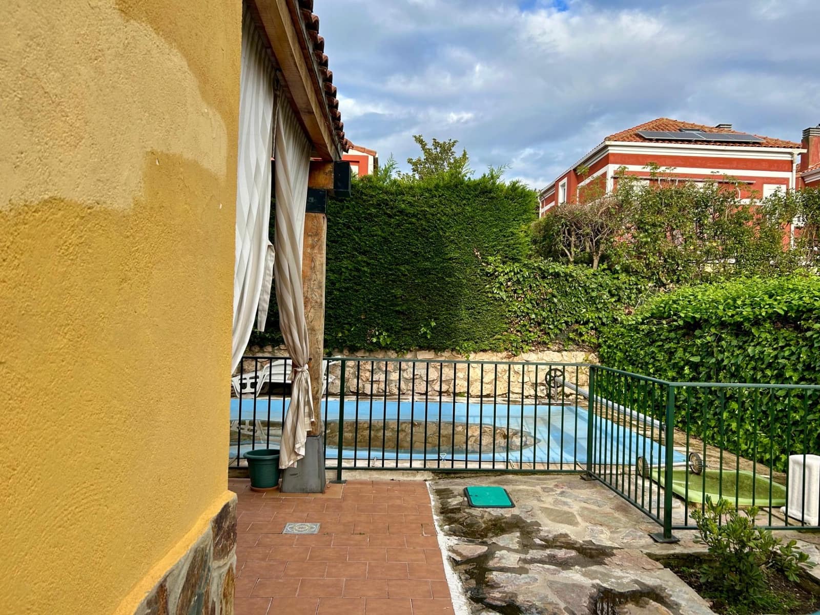 6 soveværelse Villa til salg i Cabanillas del Campo med swimmingpool - € 480.000 (Ref: 9119435)