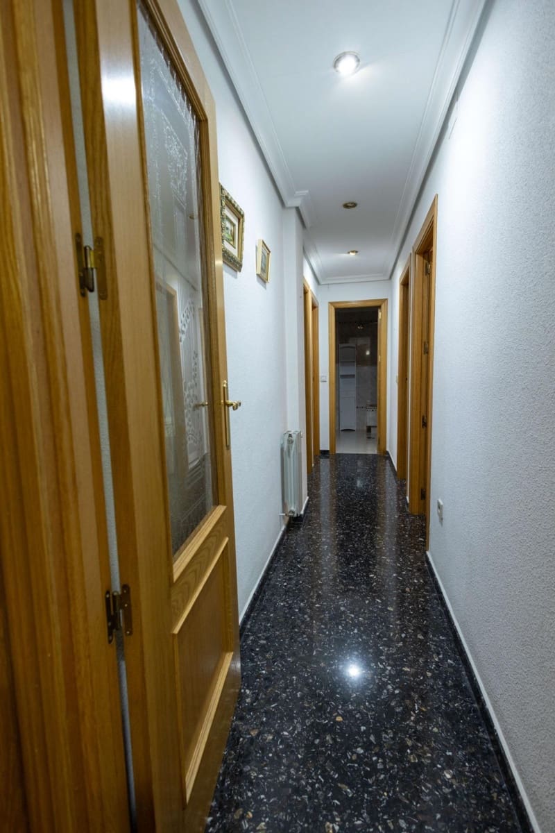 3 soveværelse Lejlighed til salg i Albacete by med garage - € 235.000 (Ref: 9119438)