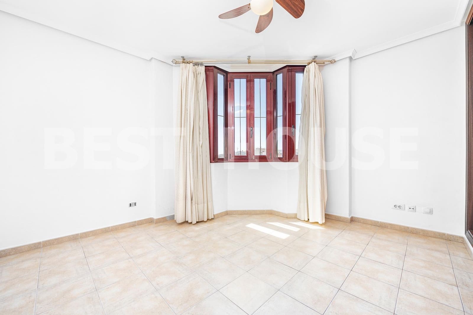 2 soveværelse Lejlighed til salg i Santa Lucia de Tirajana med garage - € 216.000 (Ref: 9119439)