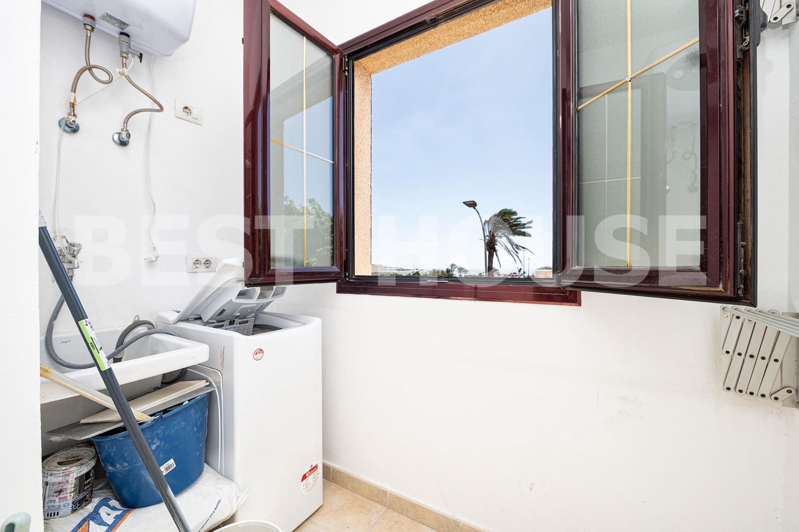 2 soverom Leilighet til salgs i Santa Lucia de Tirajana med garasje - € 204 000 (Ref: 9119439)