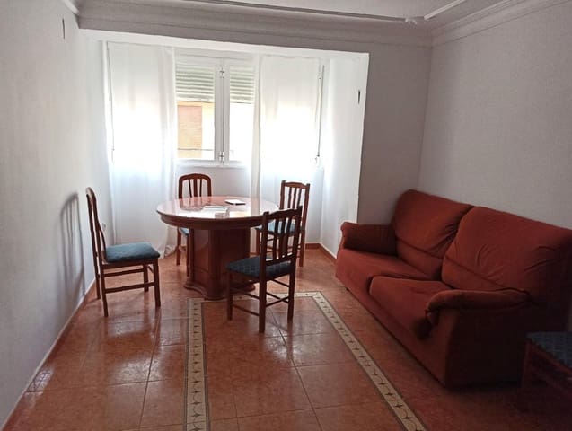 4 sovrum Lägenhet till salu i Industria, Albacete stad - 215 000 € (Ref: 9119440)