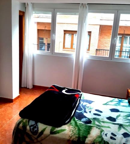 4 sovrum Lägenhet till salu i Industria, Albacete stad - 215 000 € (Ref: 9119440)