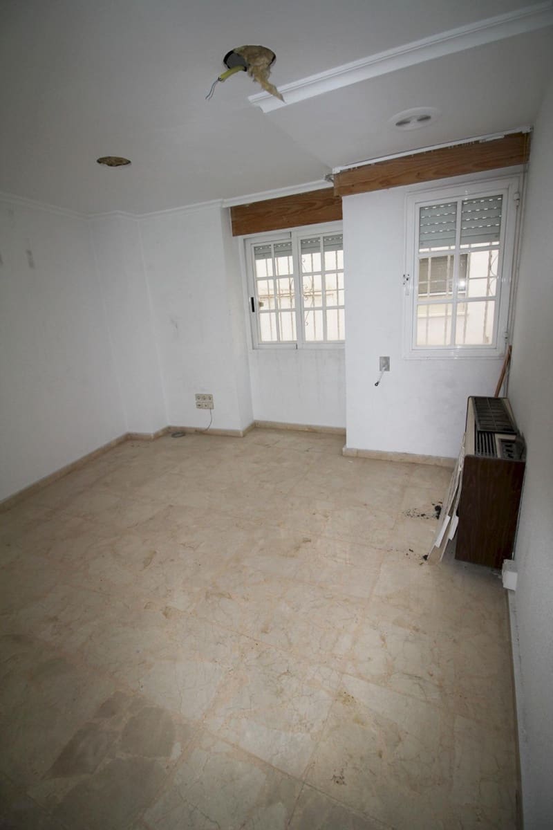 Office for sale in Murcia city - € 582,000 (Ref: 9119443)