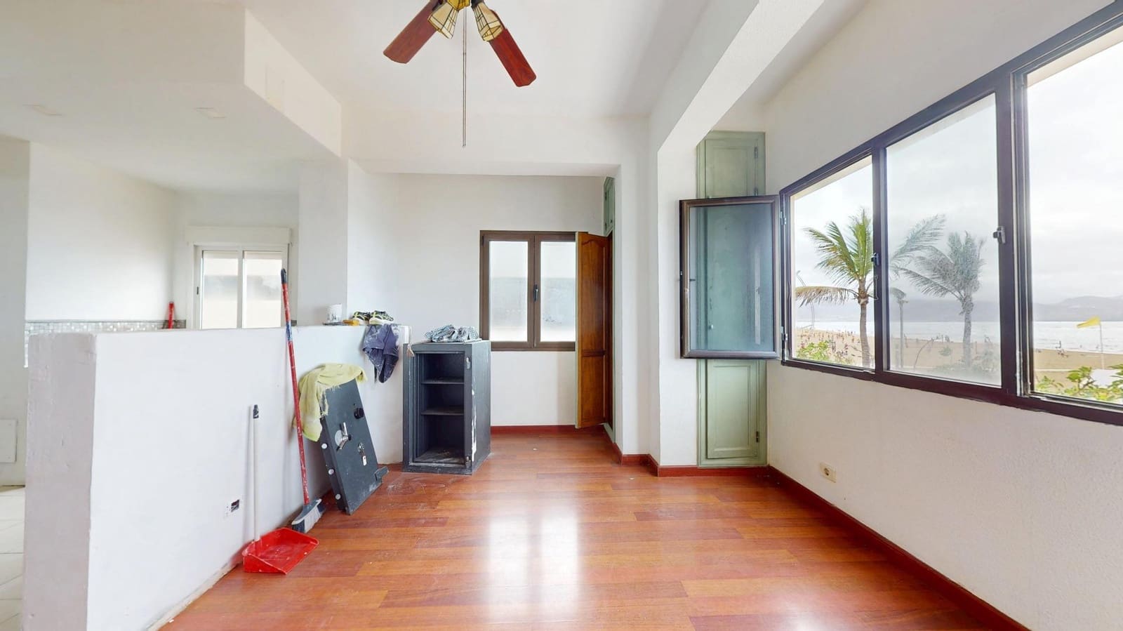 4 quarto Apartamento para venda em Las Palmas de Gran Canaria - 600 000 € (Ref: 9119446)