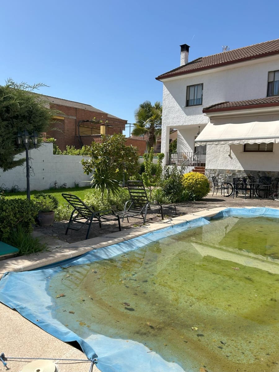 5 soveværelse Villa til salg i Alovera med swimmingpool - € 470.000 (Ref: 9119453)