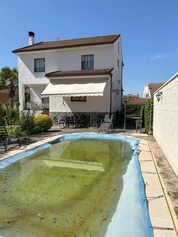 5 bedroom Villa for sale in Alovera with pool - € 470,000 (Ref: 9119453)