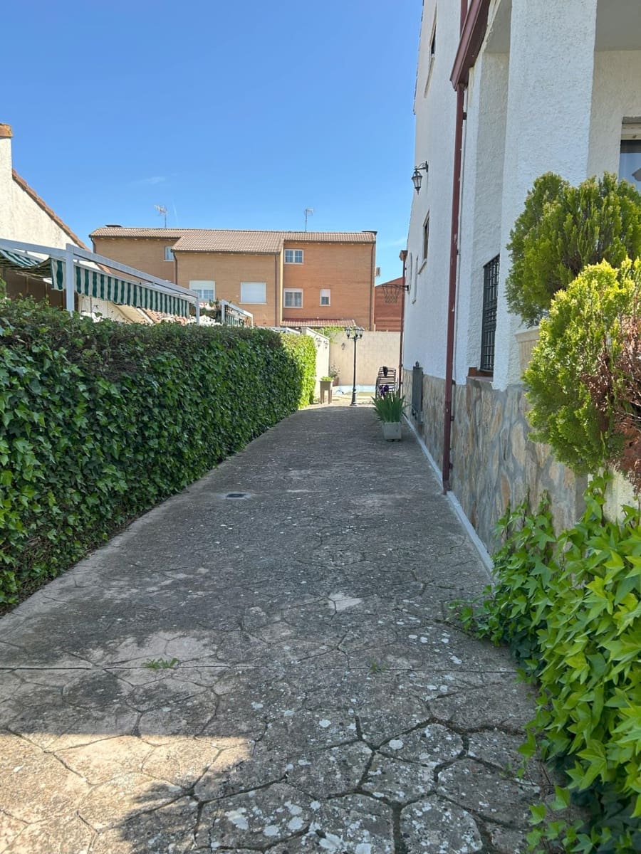 5 soveværelse Villa til salg i Alovera med swimmingpool - € 470.000 (Ref: 9119453)