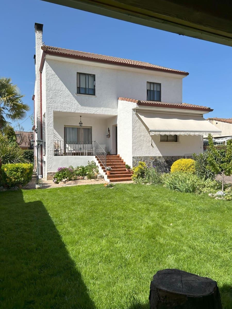 5 soveværelse Villa til salg i Alovera med swimmingpool - € 470.000 (Ref: 9119453)