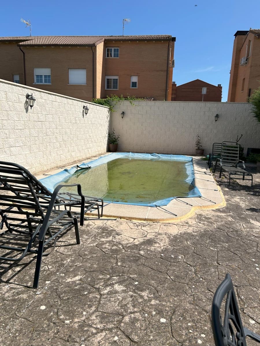 5 soveværelse Villa til salg i Alovera med swimmingpool - € 470.000 (Ref: 9119453)