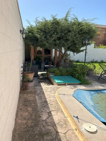 5 bedroom Villa for sale in Alovera with pool - € 470,000 (Ref: 9119453)