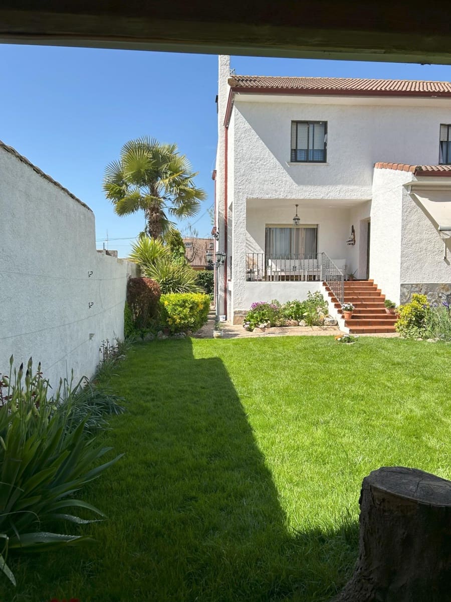 5 soveværelse Villa til salg i Alovera med swimmingpool - € 470.000 (Ref: 9119453)