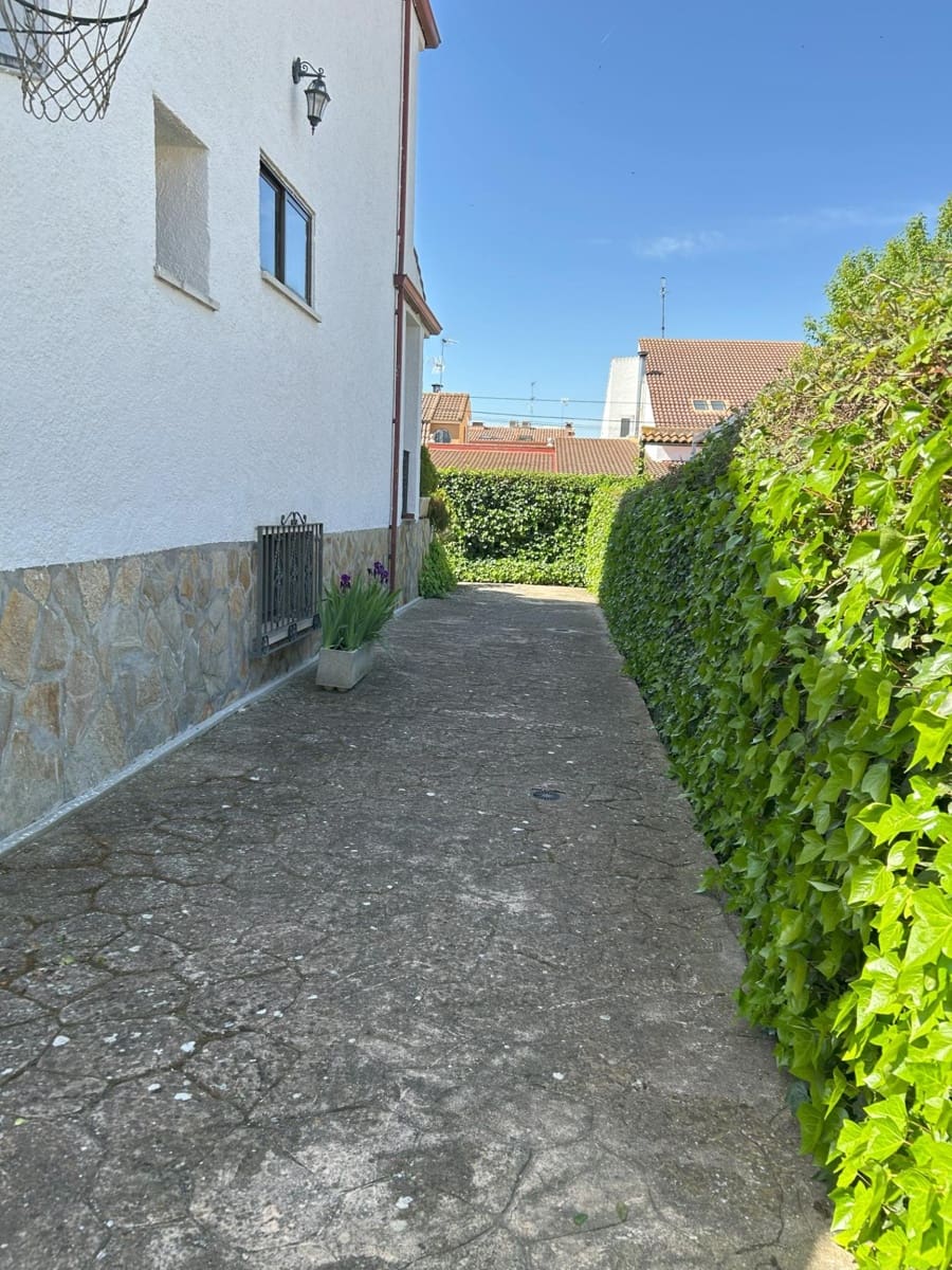 5 soveværelse Villa til salg i Alovera med swimmingpool - € 470.000 (Ref: 9119453)