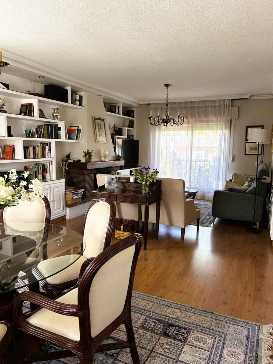 5 soveværelse Villa til salg i Alovera med swimmingpool - € 470.000 (Ref: 9119453)