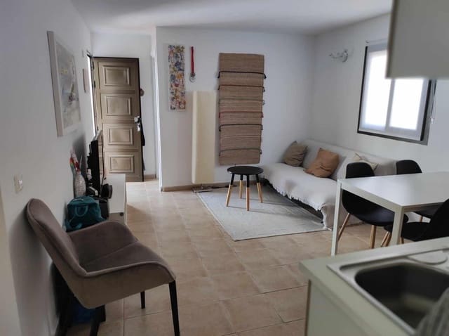 2 soveværelse Lejlighed til salg i Puerto del Carmen, Tías med swimmingpool - € 230.000 (Ref: 9125229)