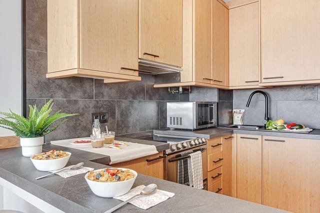 2 slaapkamer Flat te koop in A Coruña stad met garage - € 350.000 (Ref: 9125232)