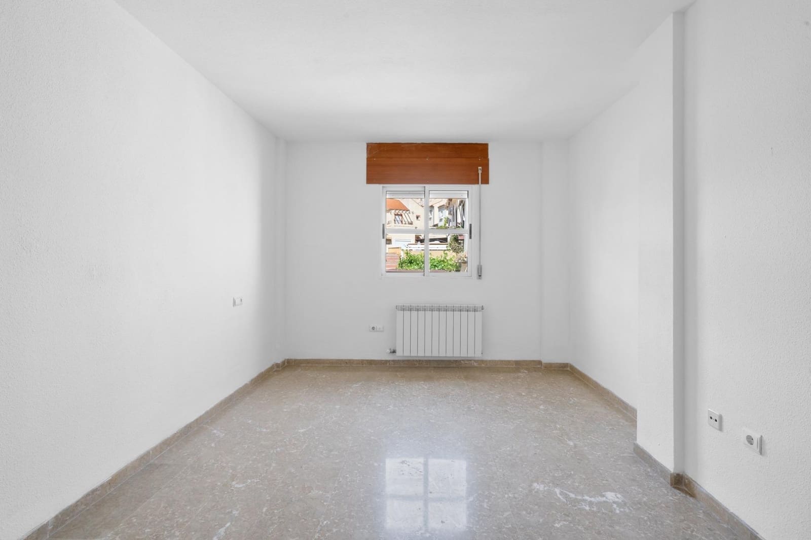 3 soveværelse Rækkehus til salg i Huetor Vega med swimmingpool garage - € 345.000 (Ref: 9125236)