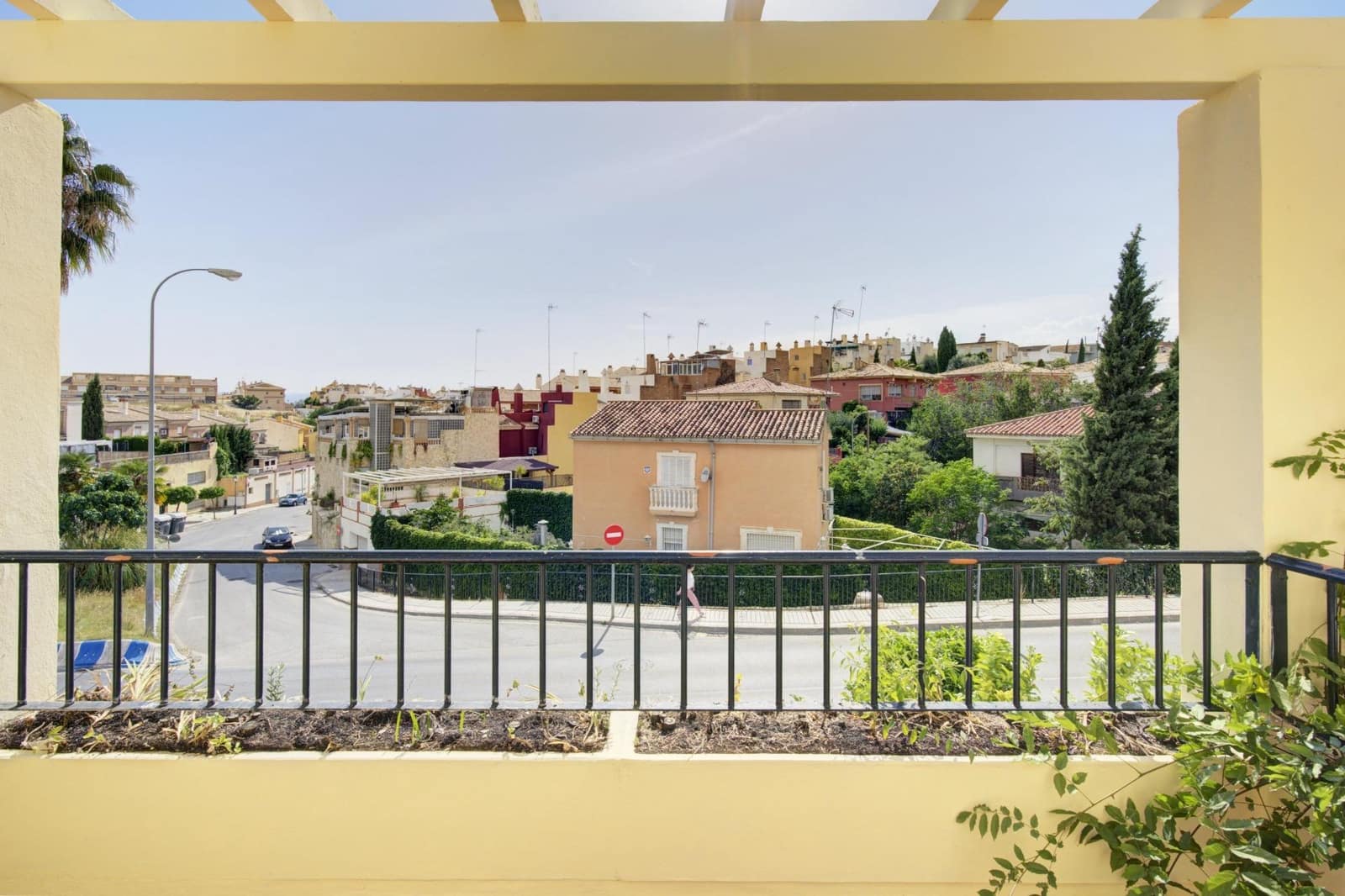 3 soveværelse Rækkehus til salg i Huetor Vega med swimmingpool garage - € 345.000 (Ref: 9125236)