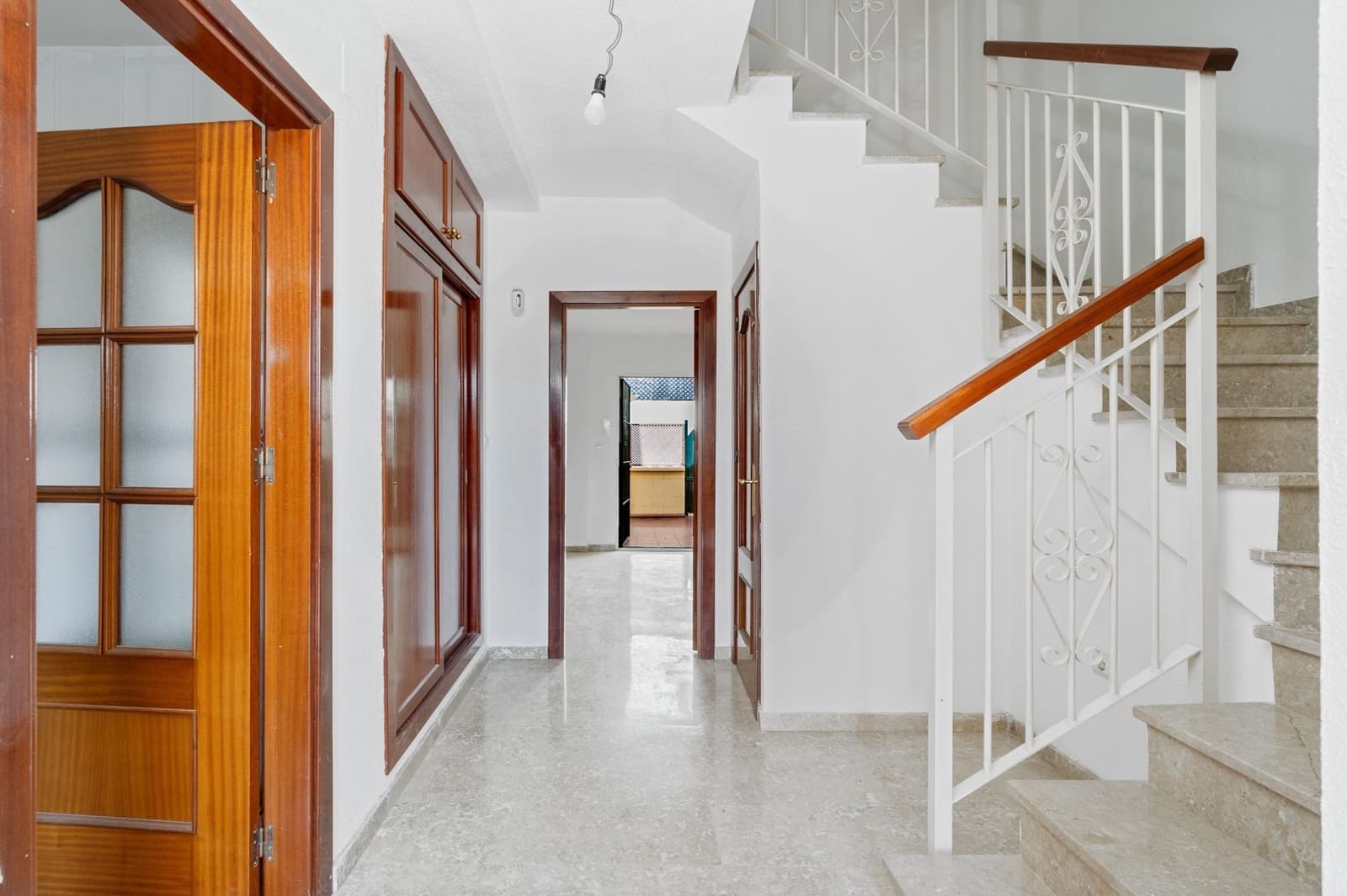 3 soveværelse Rækkehus til salg i Huetor Vega med swimmingpool garage - € 345.000 (Ref: 9125236)