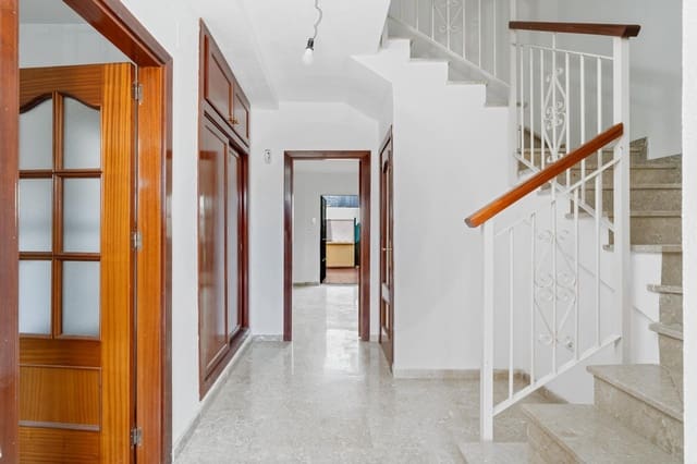 3 soveværelse Rækkehus til salg i Huétor Vega med swimmingpool garage - € 345.000 (Ref: 9125236)