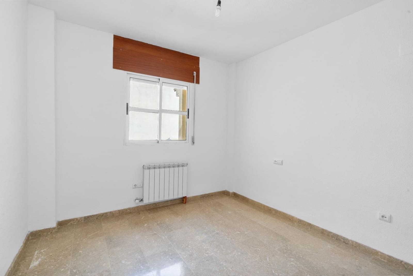 3 soveværelse Rækkehus til salg i Huetor Vega med swimmingpool garage - € 345.000 (Ref: 9125236)