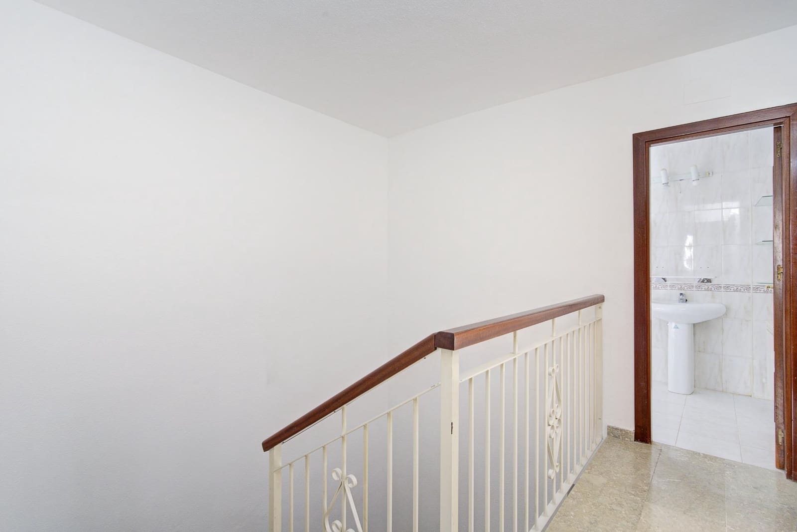 3 soveværelse Rækkehus til salg i Huetor Vega med swimmingpool garage - € 345.000 (Ref: 9125236)