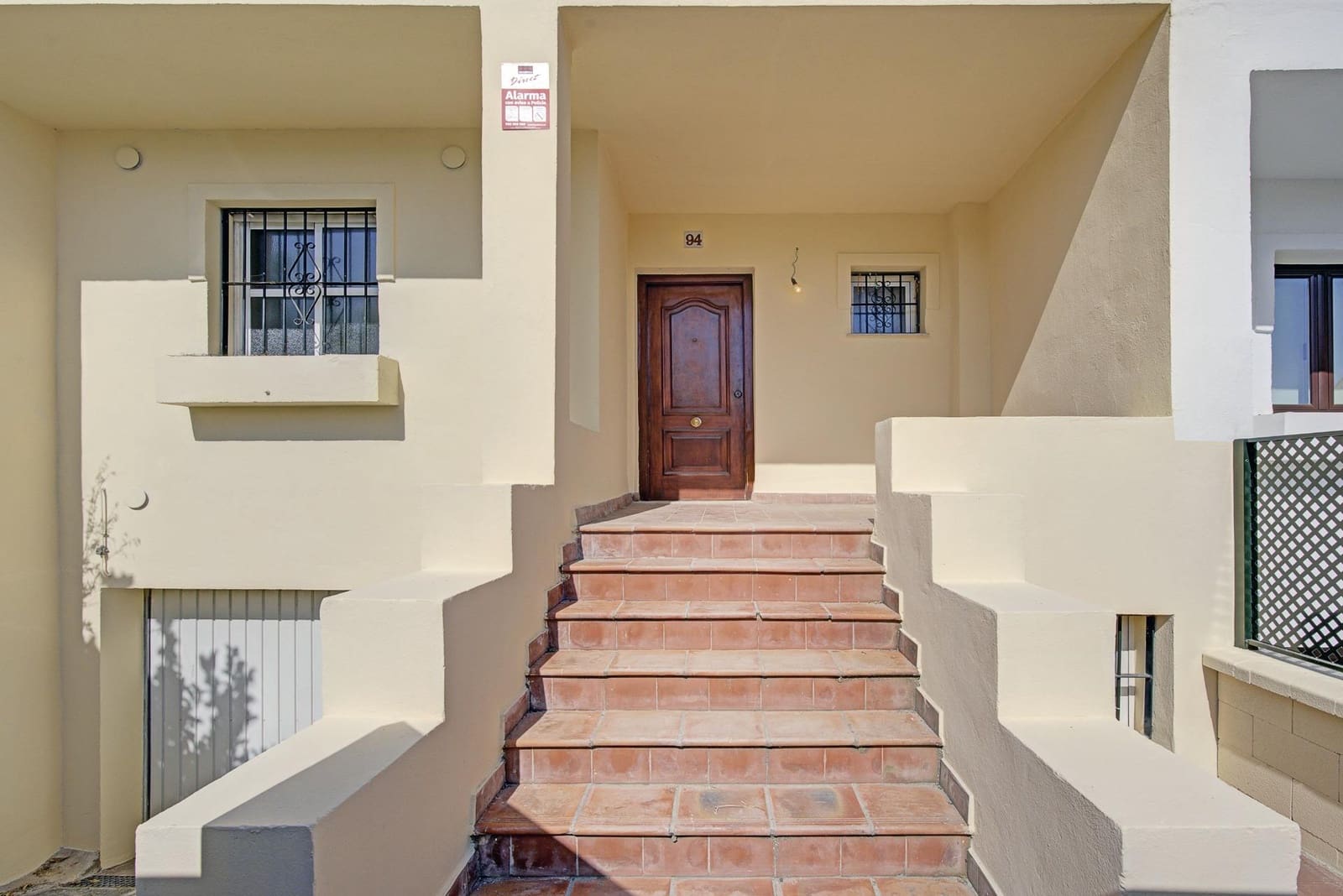 3 soveværelse Rækkehus til salg i Huetor Vega med swimmingpool garage - € 345.000 (Ref: 9125236)