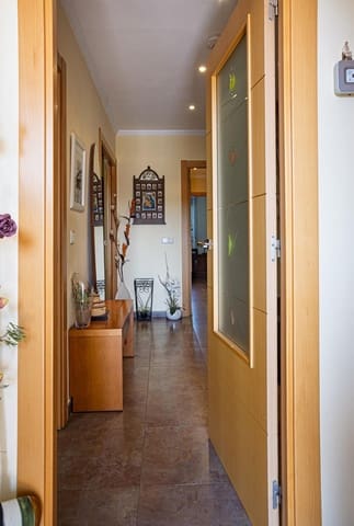 5 bedroom Villa for sale in Aldeamayor de San Martín with garage - € 335,000 (Ref: 9125244)