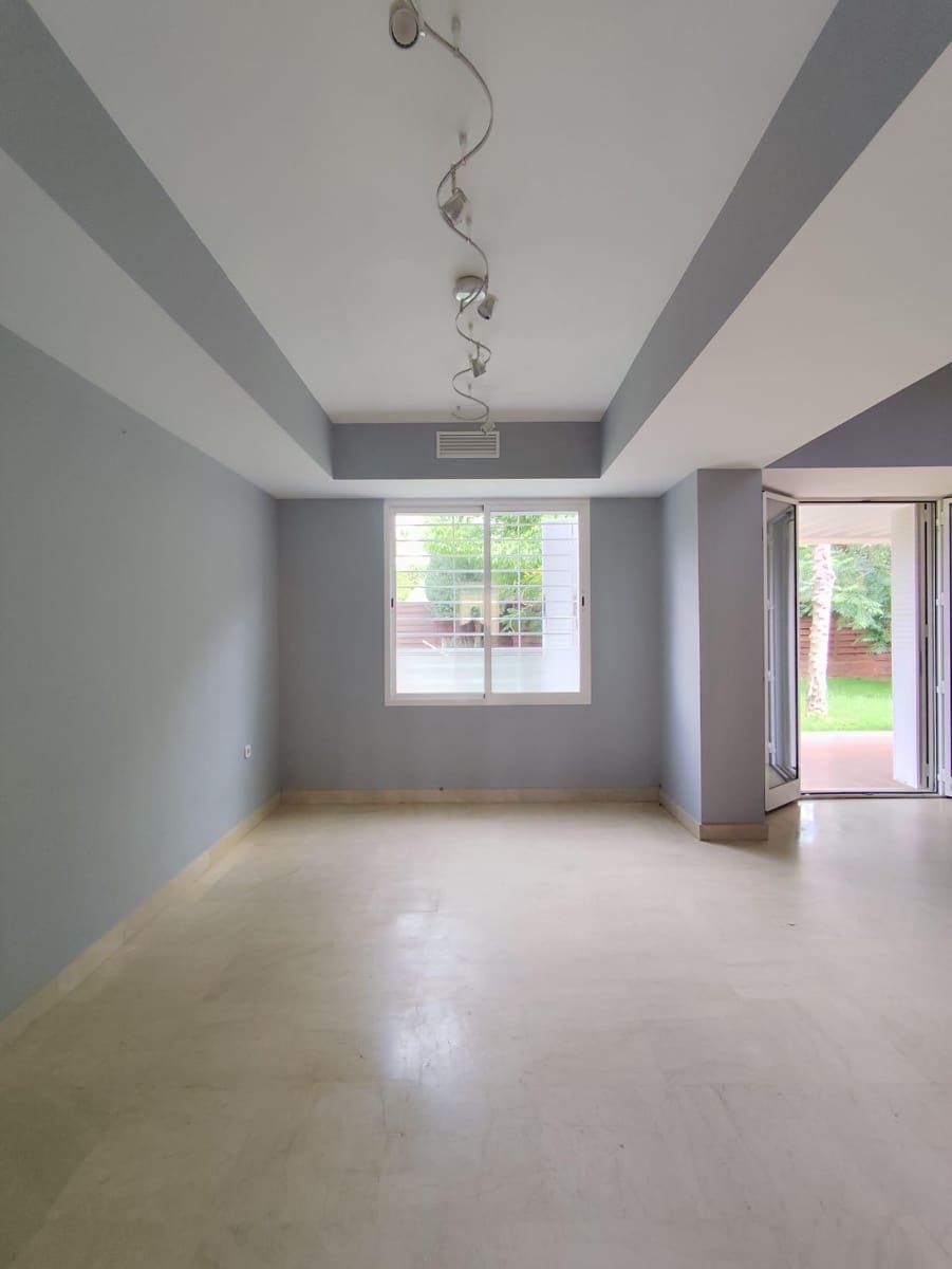 5 soveværelse Villa til salg i Almensilla med garage - € 389.000 (Ref: 9125252)