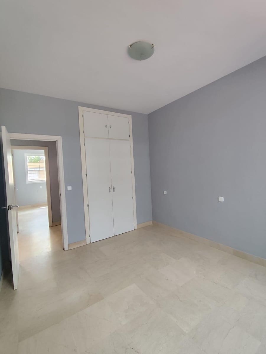 5 soveværelse Villa til salg i Almensilla med garage - € 389.000 (Ref: 9125252)