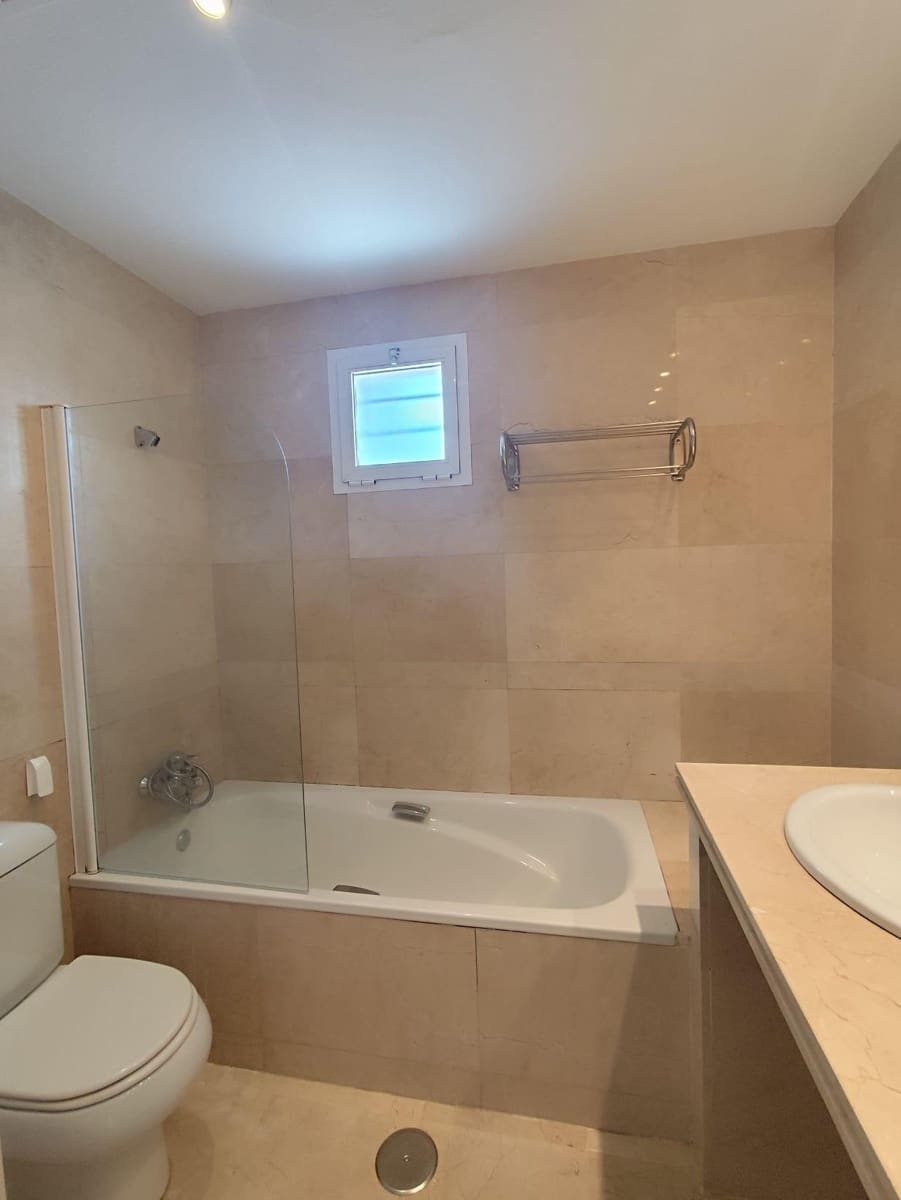 5 soveværelse Villa til salg i Almensilla med garage - € 389.000 (Ref: 9125252)