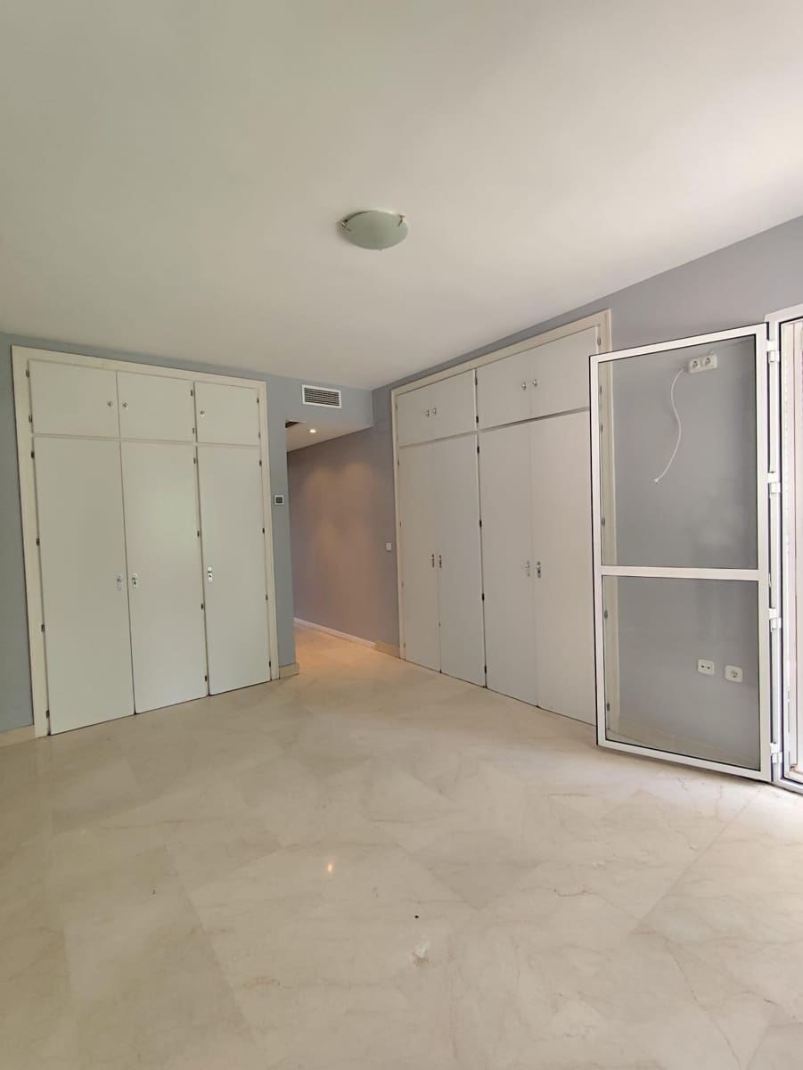 5 soveværelse Villa til salg i Almensilla med garage - € 389.000 (Ref: 9125252)