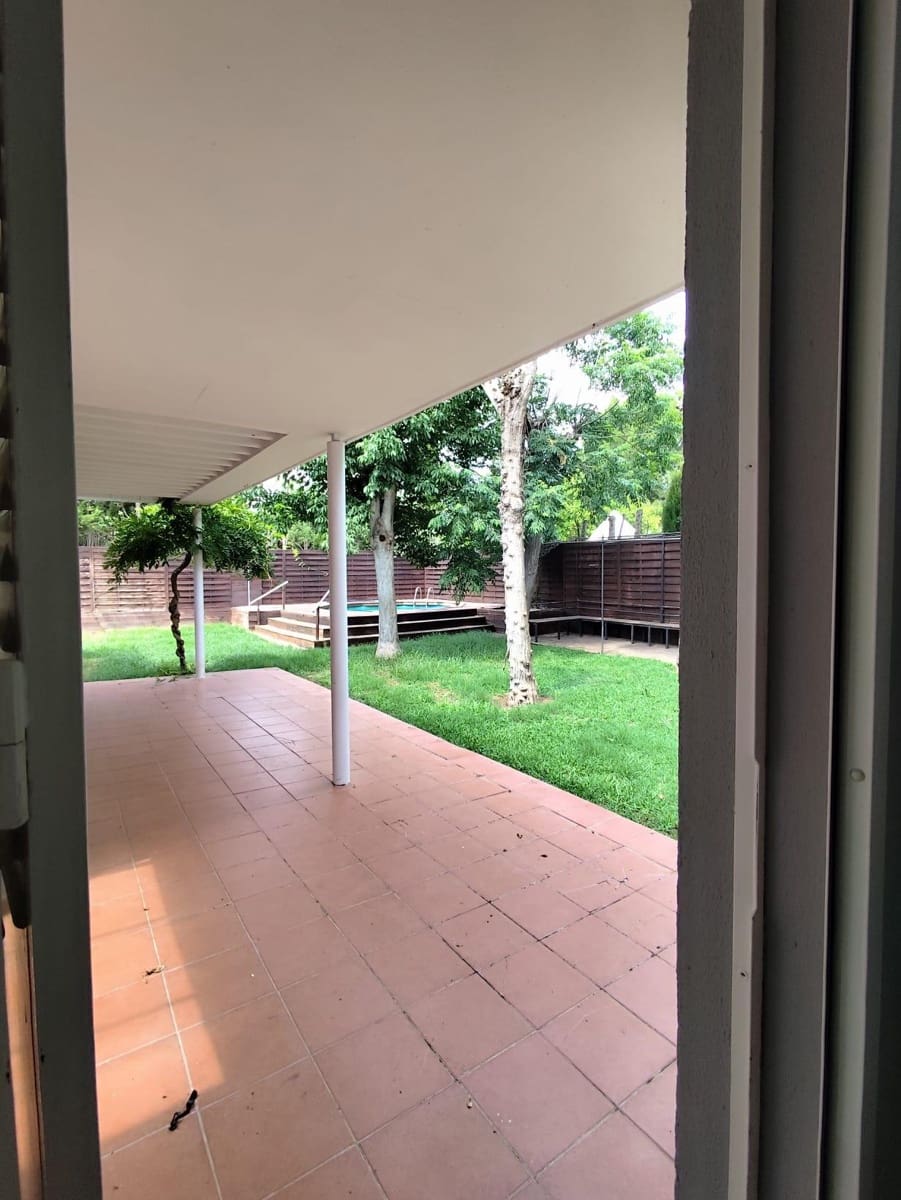 5 soveværelse Villa til salg i Almensilla med garage - € 389.000 (Ref: 9125252)