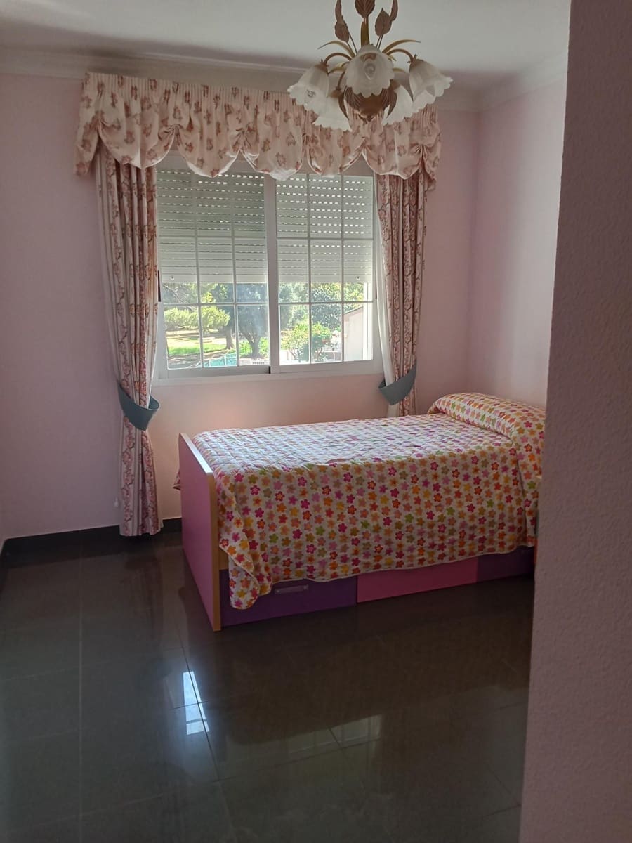 Chalet de 3 habitaciones en Los Narejos en venta con garaje - 295.000 € (Ref: 9125260)