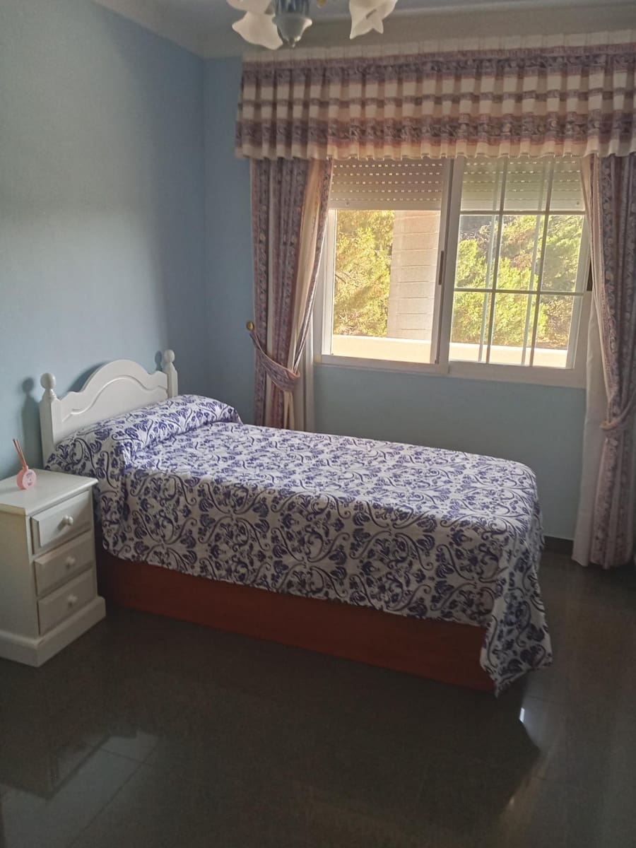 Chalet de 3 habitaciones en Los Narejos en venta con garaje - 295.000 € (Ref: 9125260)