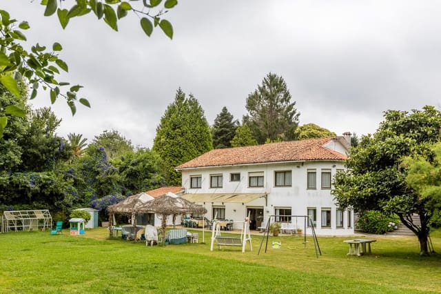 8 soveværelse Villa til salg i Bergondo - € 385.000 (Ref: 9125262)