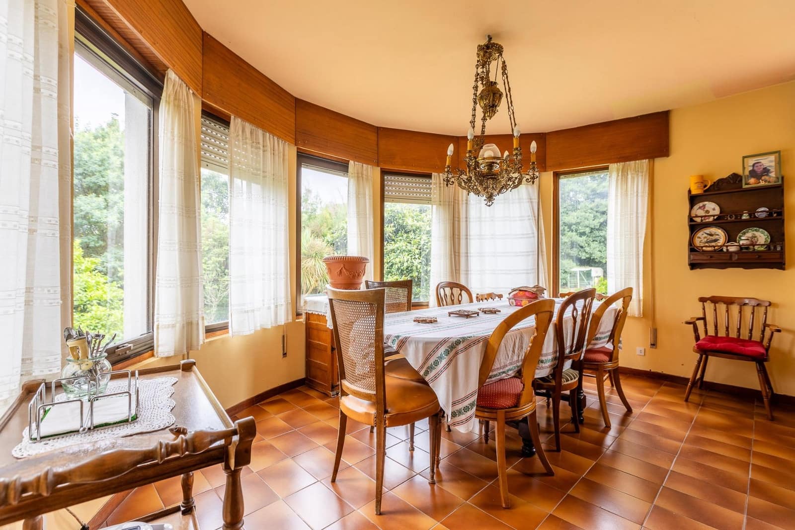 8 bedroom Villa for sale in Bergondo - € 385,000 (Ref: 9125262)