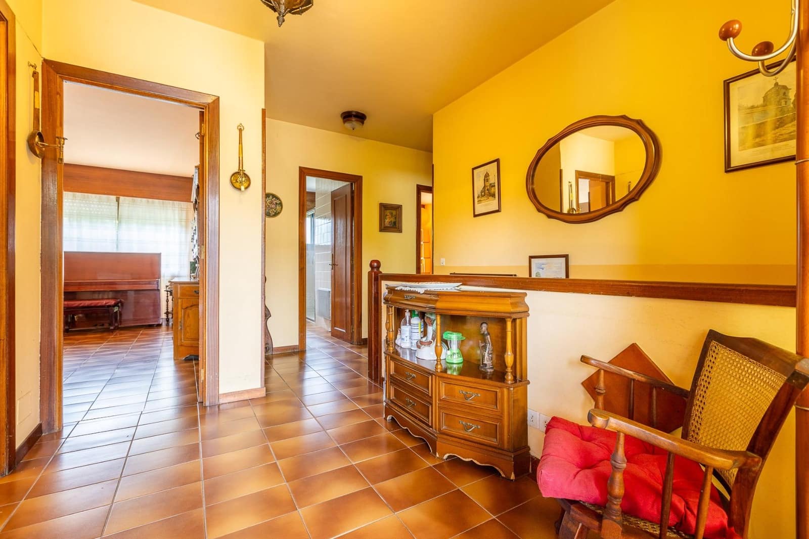 8 bedroom Villa for sale in Bergondo - € 385,000 (Ref: 9125262)