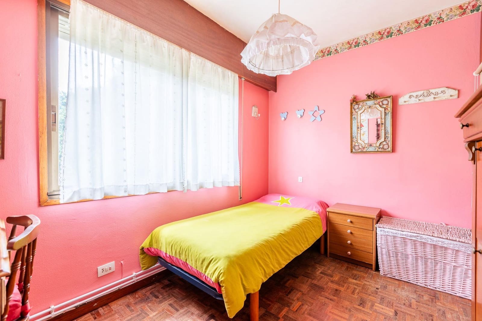 8 bedroom Villa for sale in Bergondo - € 385,000 (Ref: 9125262)