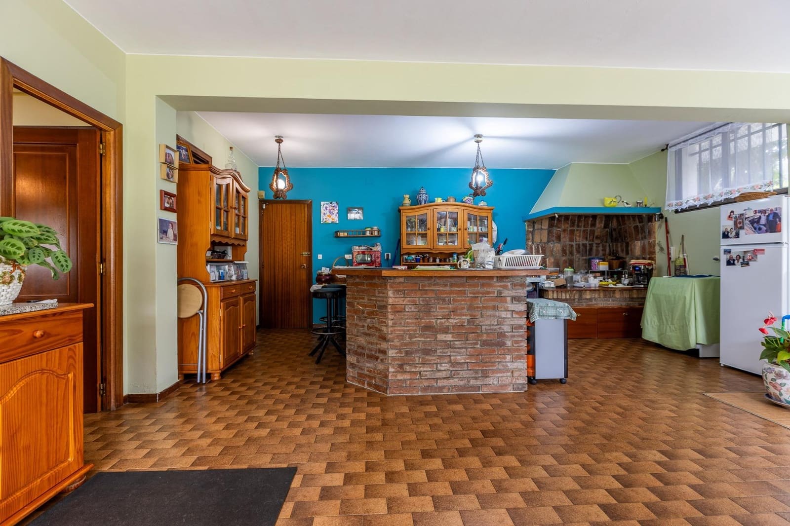 8 bedroom Villa for sale in Bergondo - € 385,000 (Ref: 9125262)