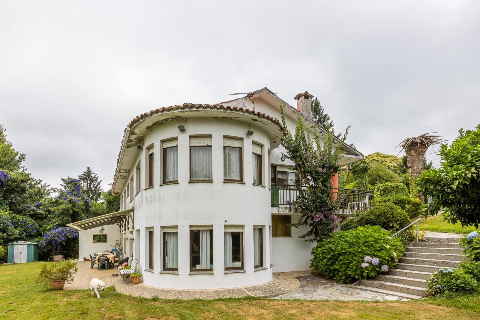 8 bedroom Villa for sale in Bergondo - € 385,000 (Ref: 9125262)