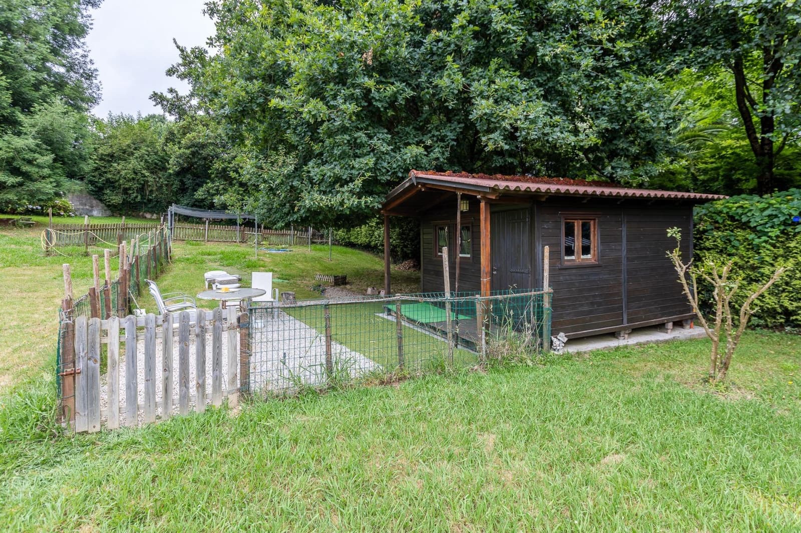 8 bedroom Villa for sale in Bergondo - € 385,000 (Ref: 9125262)