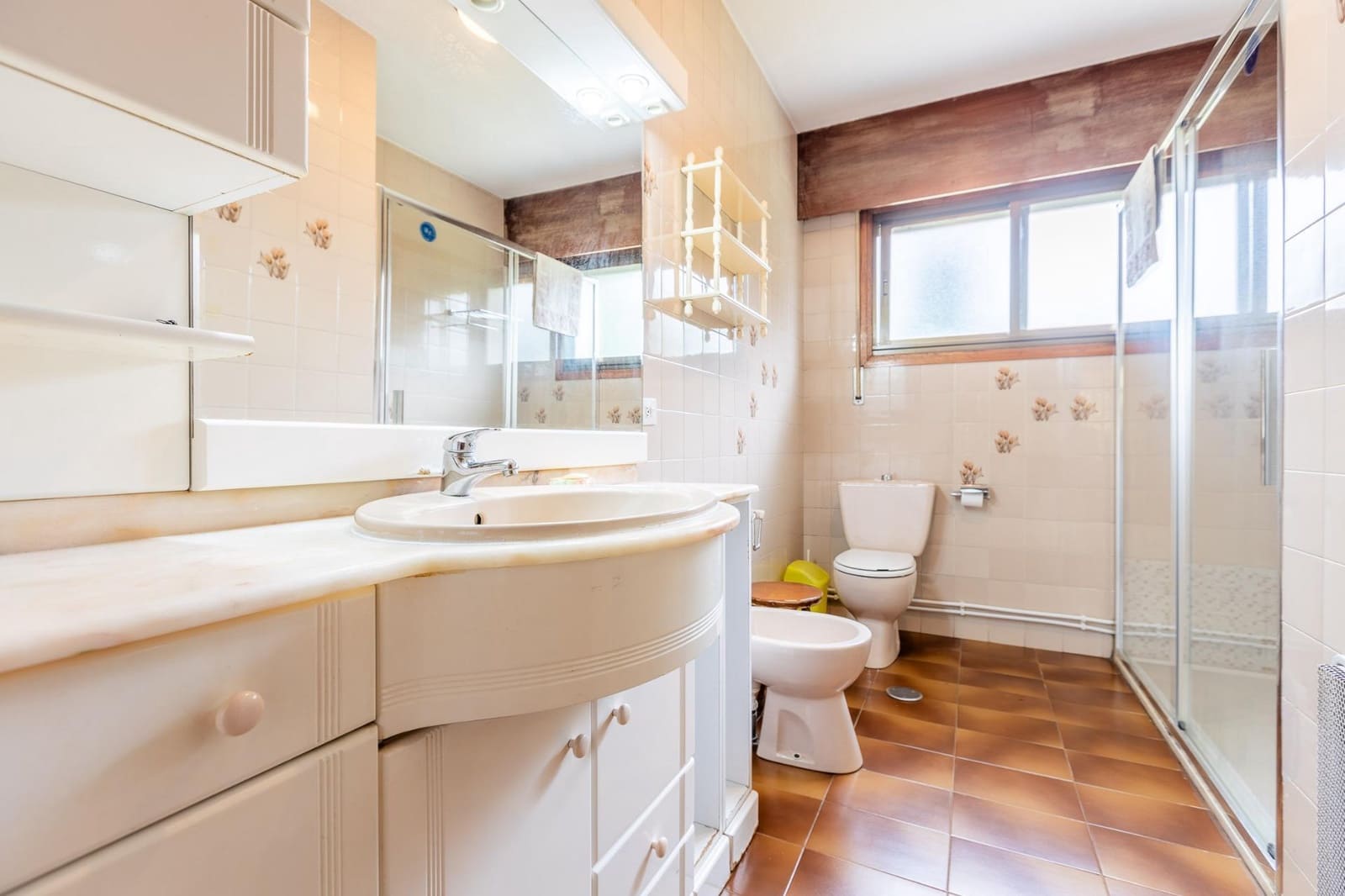 8 bedroom Villa for sale in Bergondo - € 385,000 (Ref: 9125262)